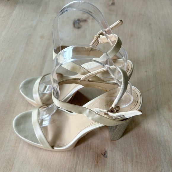 Imagine Vince Camuto Mika Platform Sandal in Gold Metallic - Picture 10 of 12